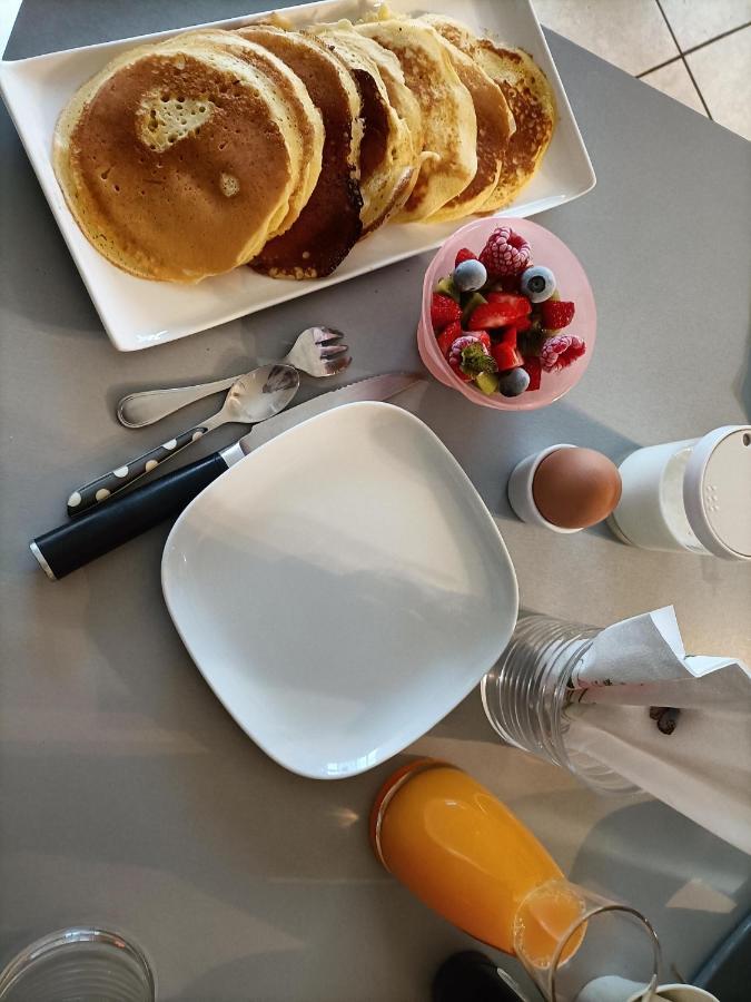 Mortagne-sur-Sevre Les Bichettes Bed & Breakfast エクステリア 写真