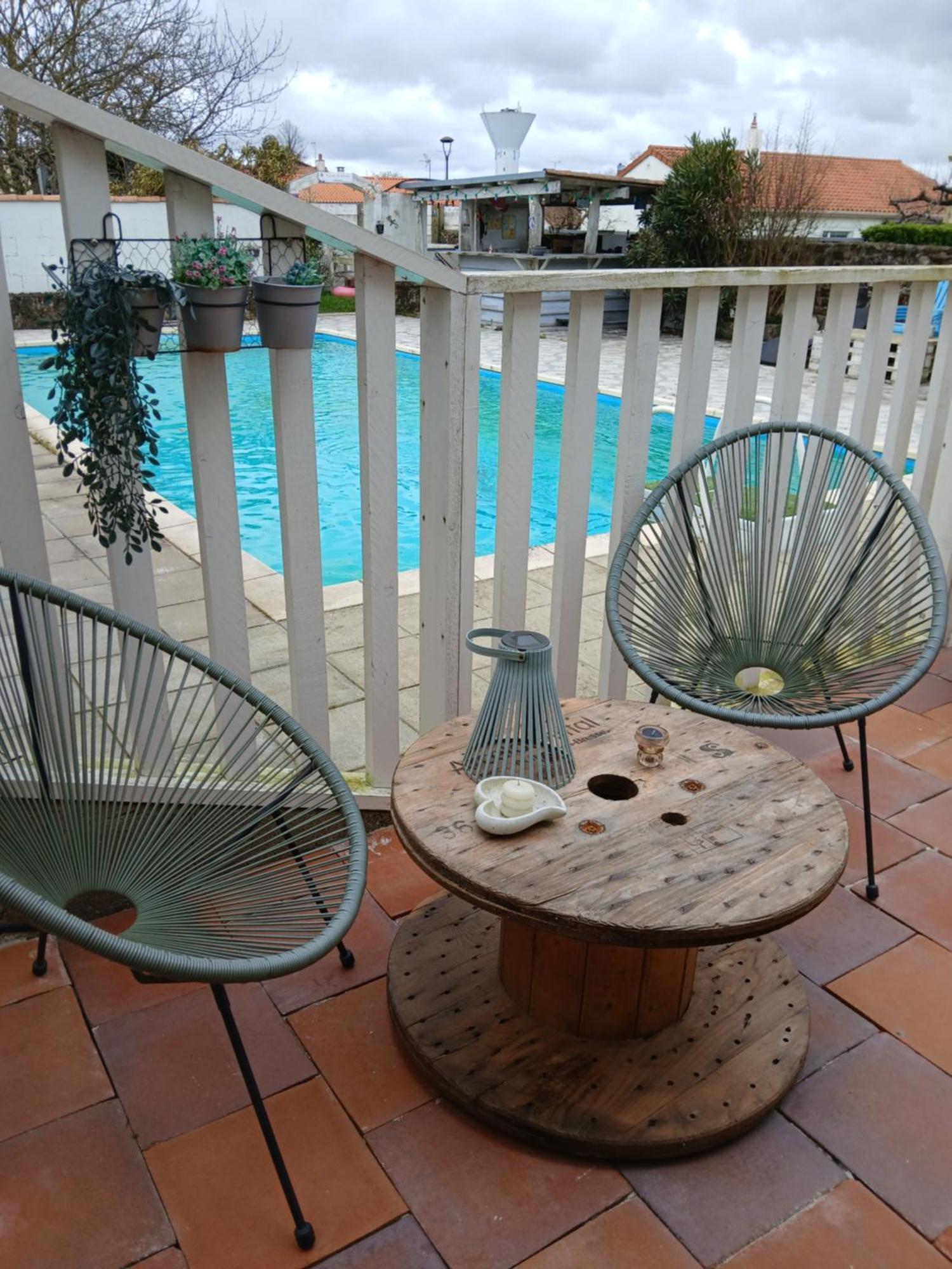 Mortagne-sur-Sevre Les Bichettes Bed & Breakfast エクステリア 写真